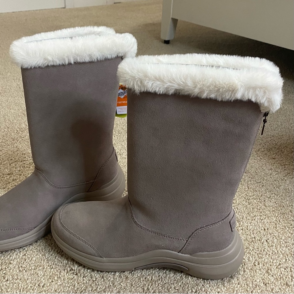 Extremely Comfortable Skechers GoWalk Winter Boots, Women’s Size 7